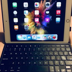 Zagg iPAD Keyboard